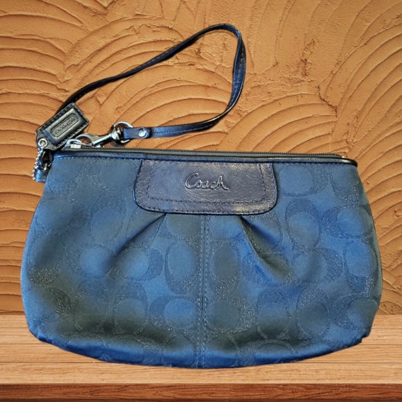 Coach Handbags - A3 ✨HP✨ Coach Mini Purse Clutch